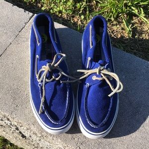 Size 9 women’s blue suede Sperrys 💙